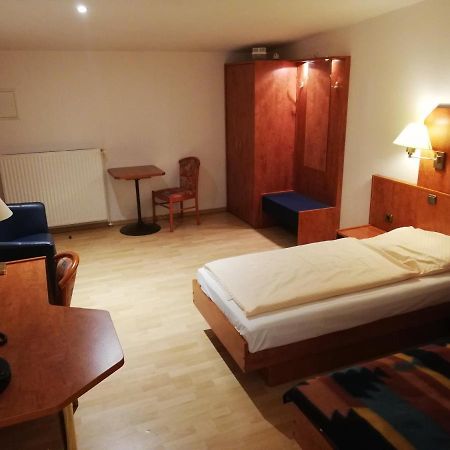 Hotel Dorfschaenke Büdelsdorf Екстериор снимка