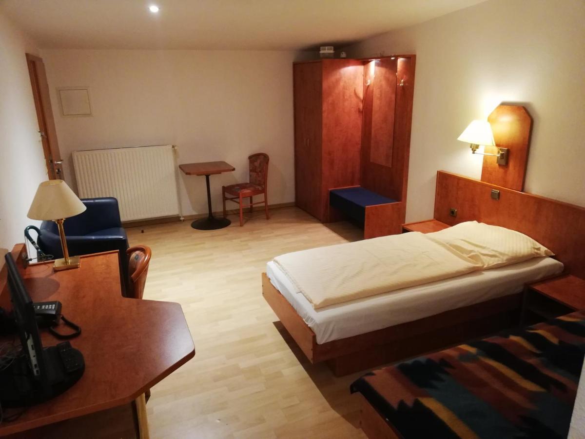 Hotel Dorfschaenke Büdelsdorf Екстериор снимка