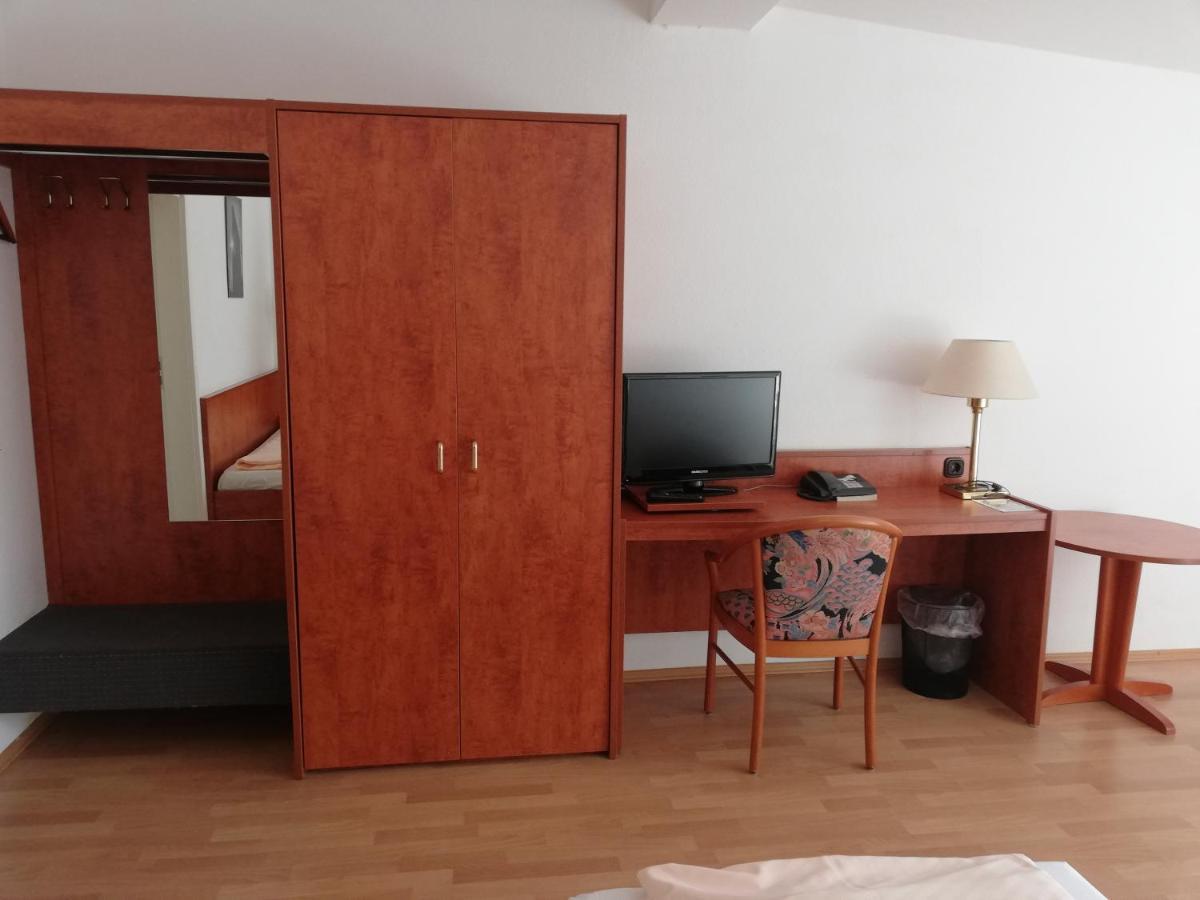 Hotel Dorfschaenke Büdelsdorf Екстериор снимка