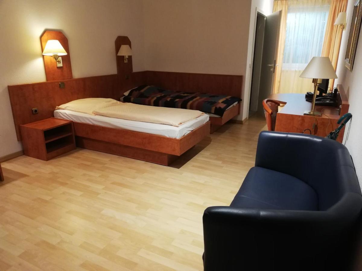 Hotel Dorfschaenke Büdelsdorf Екстериор снимка