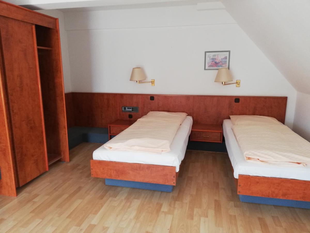 Hotel Dorfschaenke Büdelsdorf Екстериор снимка